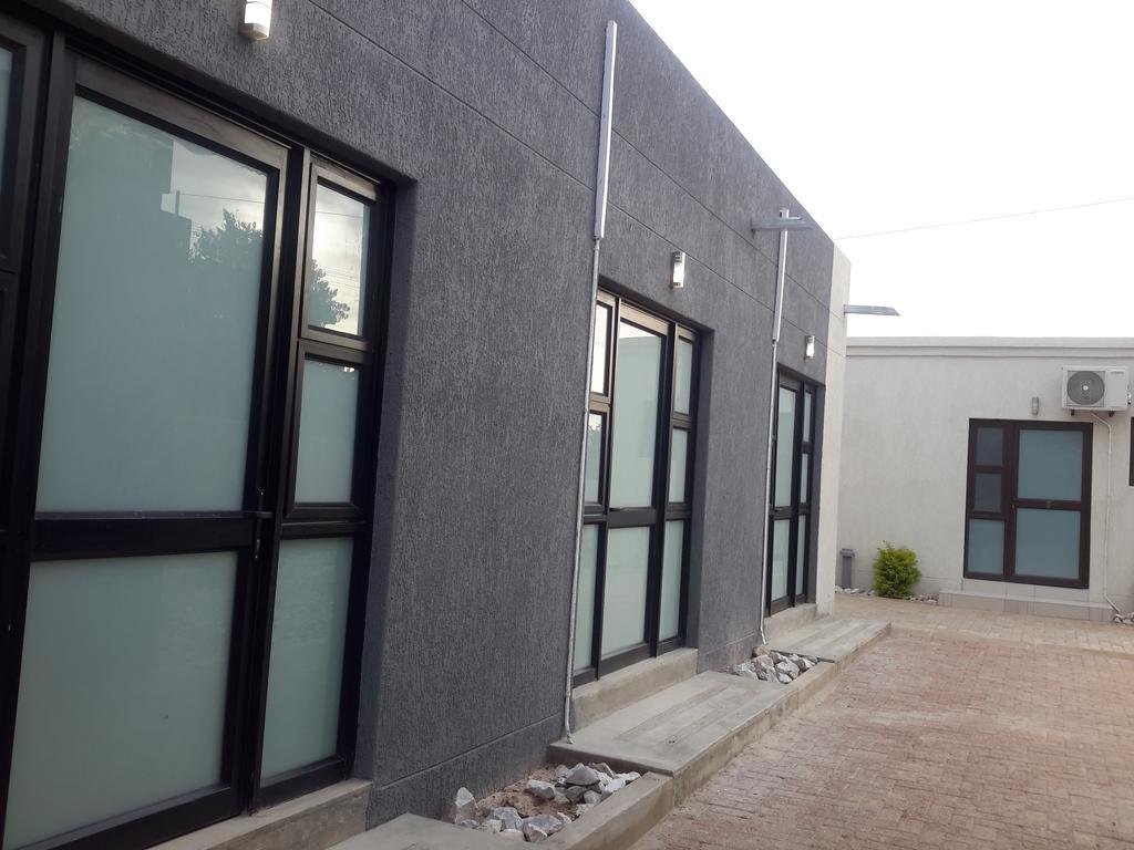 Tsumeb Guesthouse Kamho Kültér fotó