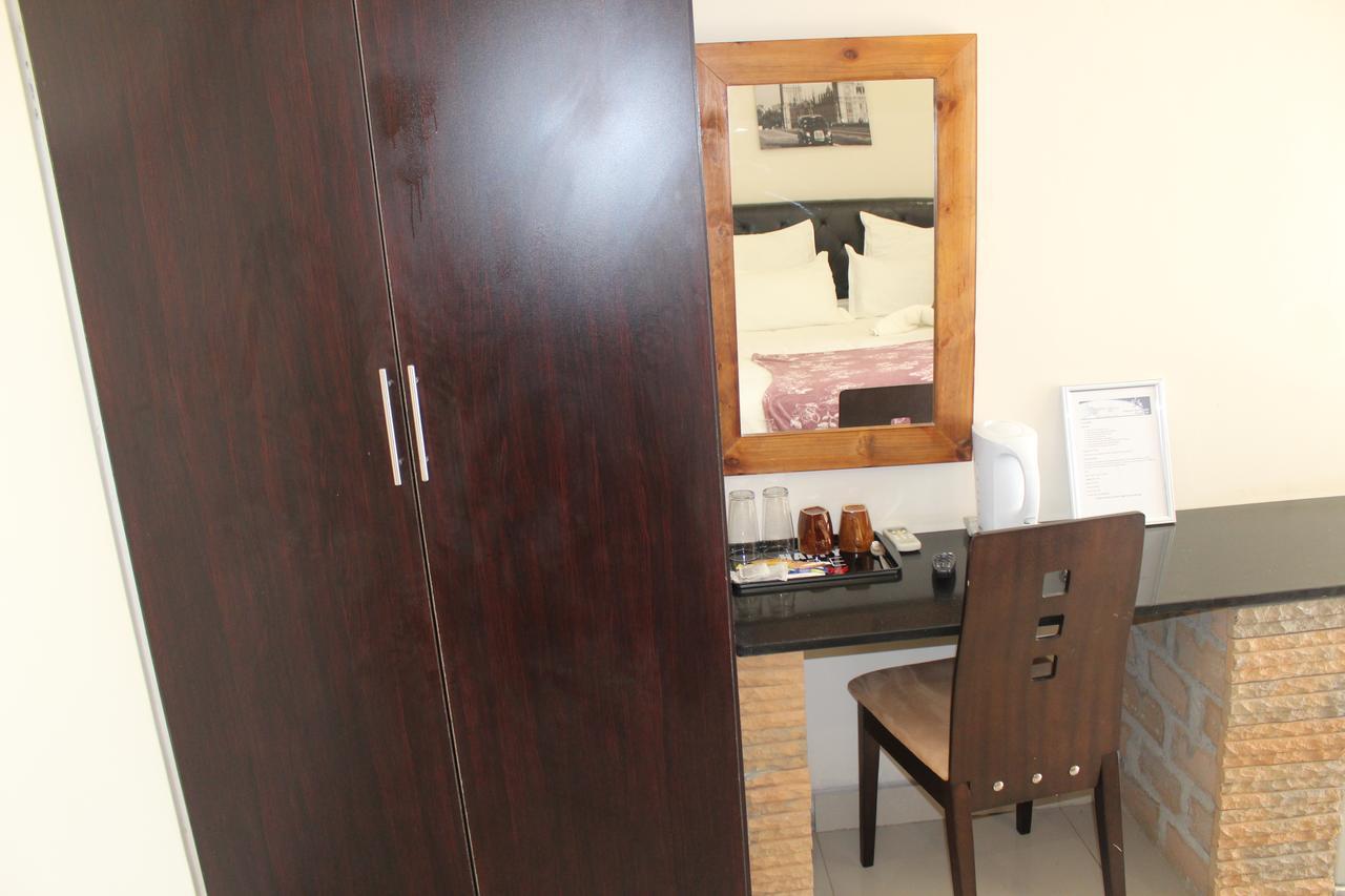 Tsumeb Guesthouse Kamho Kültér fotó