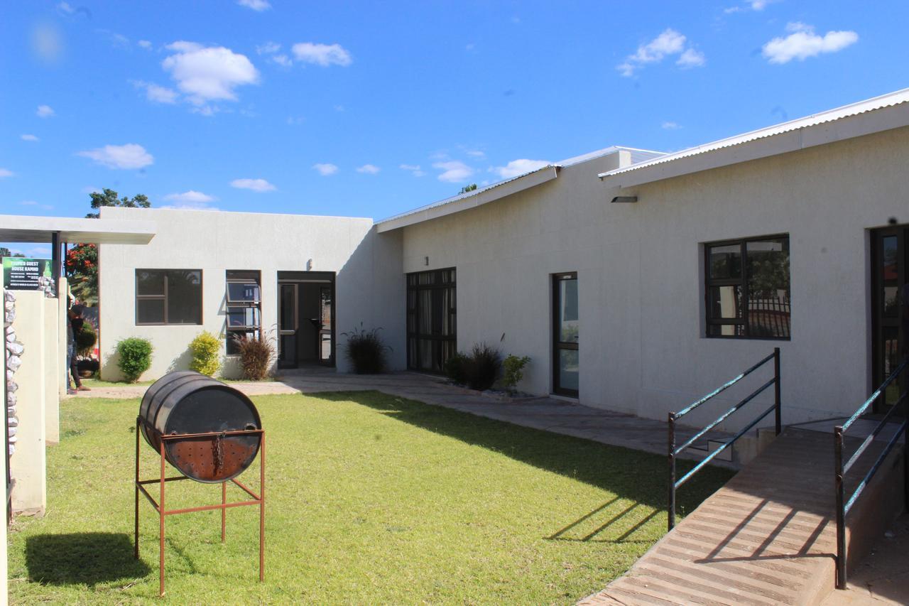 Tsumeb Guesthouse Kamho Kültér fotó