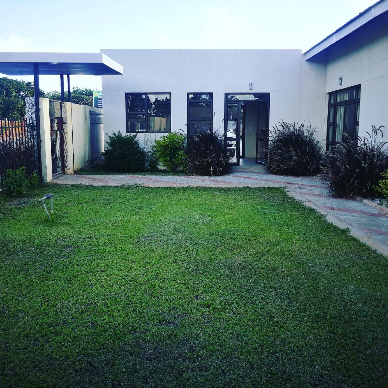 Tsumeb Guesthouse Kamho Kültér fotó